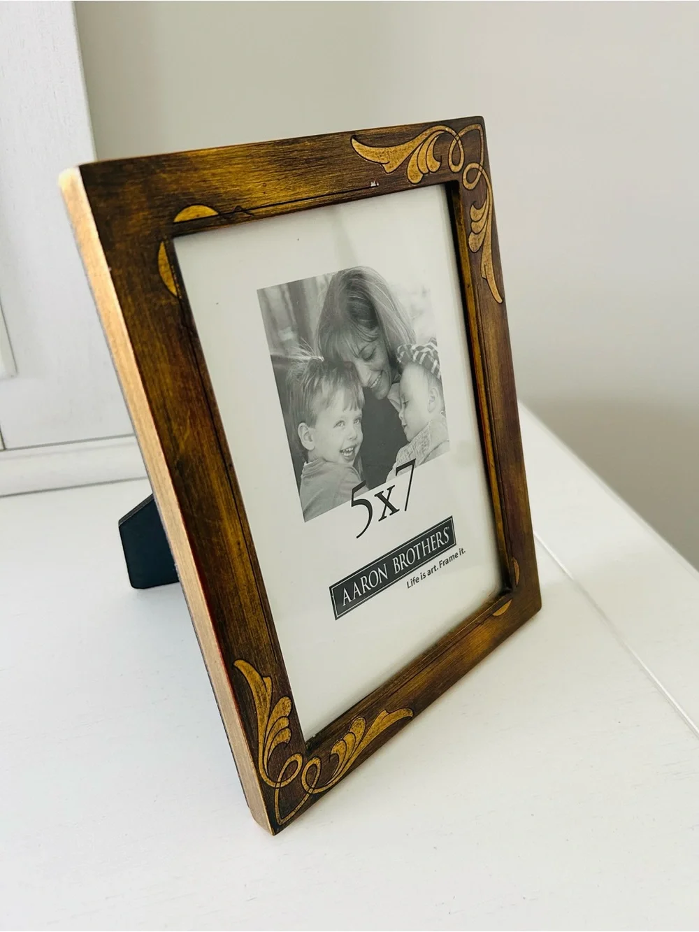Aaron Brothers 5x7 Decorative Wood Picture Frame in Brown and Gold